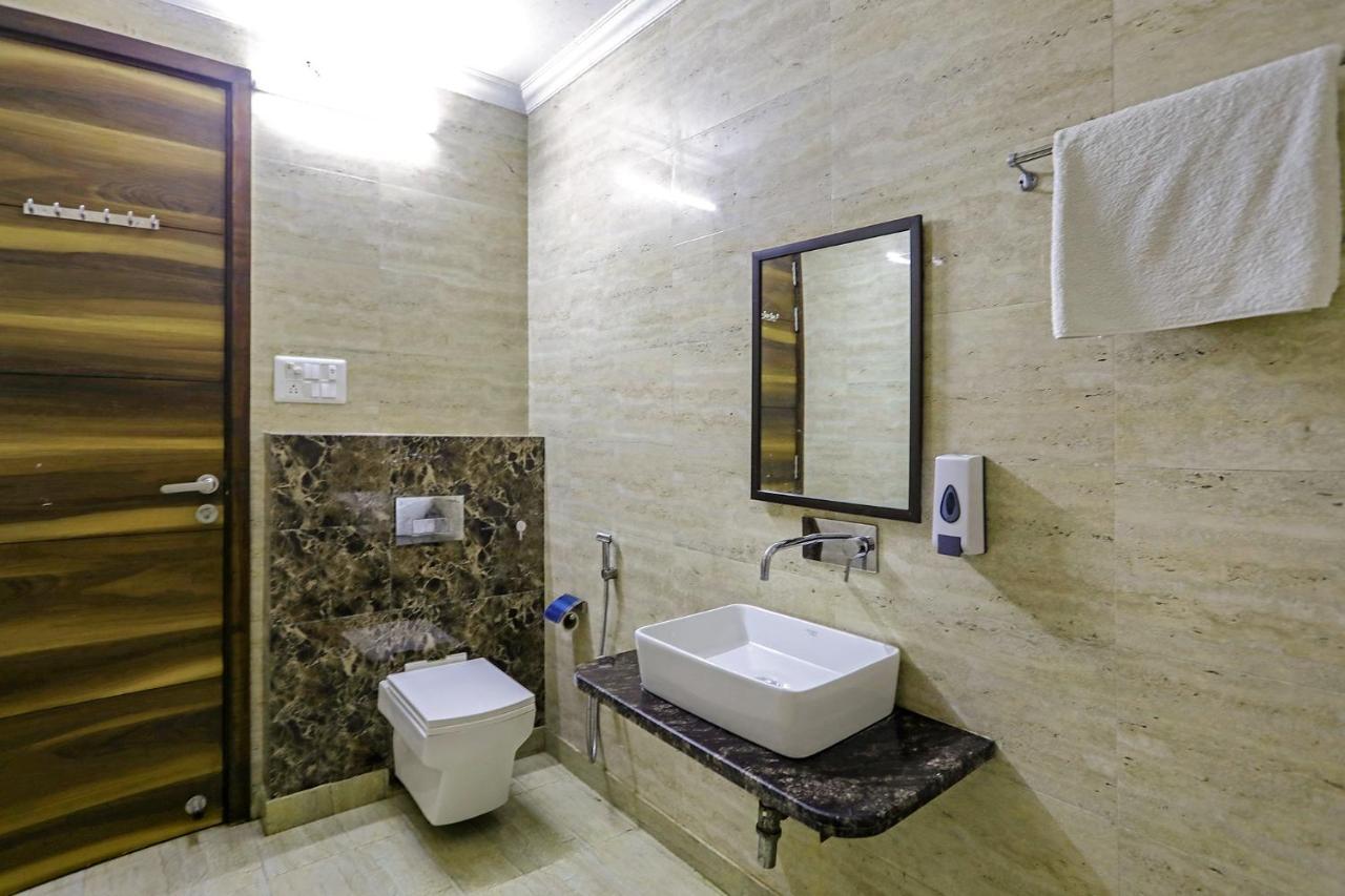 Fabhotel White House Bnb - Nr Yashobhoomi Convention Centre Delhi  Exterior foto