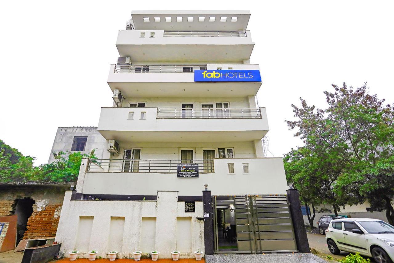 Fabhotel White House Bnb - Nr Yashobhoomi Convention Centre Delhi  Exterior foto