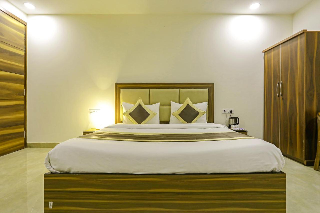 Fabhotel White House Bnb - Nr Yashobhoomi Convention Centre Delhi  Exterior foto