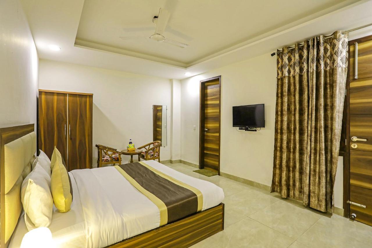 Fabhotel White House Bnb - Nr Yashobhoomi Convention Centre Delhi  Exterior foto