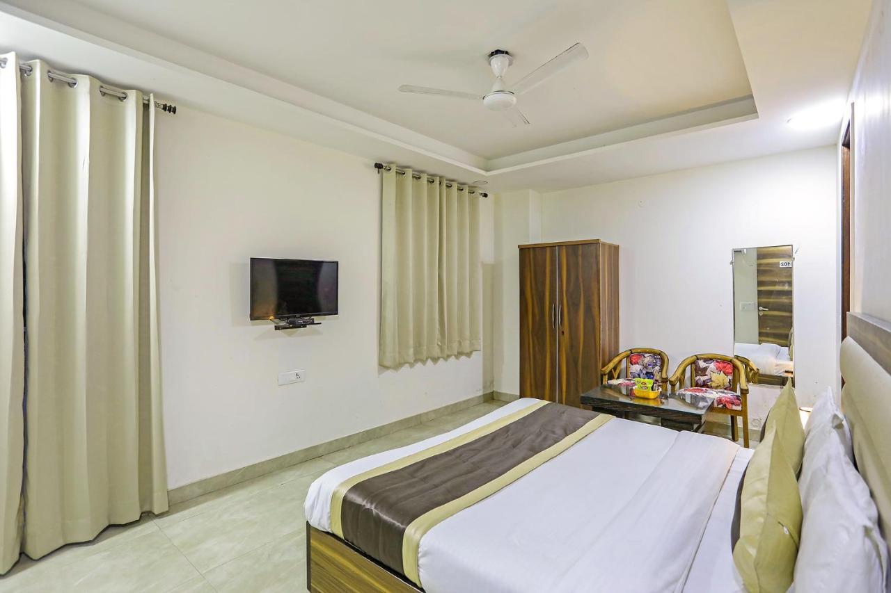 Fabhotel White House Bnb - Nr Yashobhoomi Convention Centre Delhi  Exterior foto