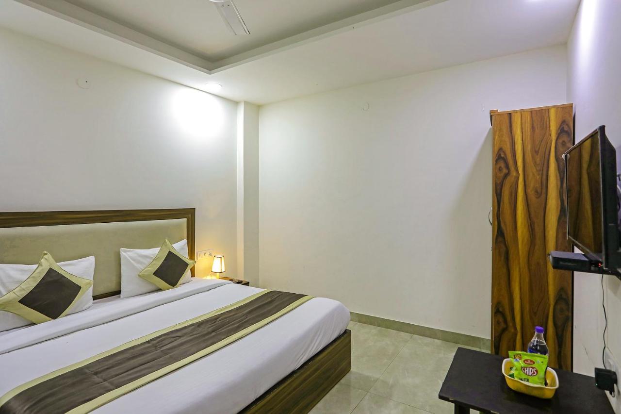 Fabhotel White House Bnb - Nr Yashobhoomi Convention Centre Delhi  Exterior foto
