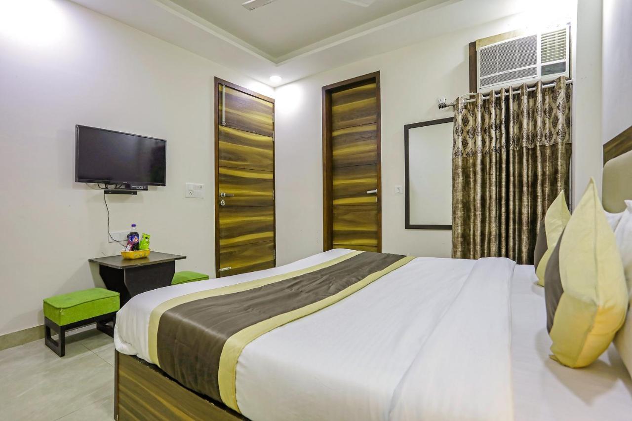 Fabhotel White House Bnb - Nr Yashobhoomi Convention Centre Delhi  Exterior foto