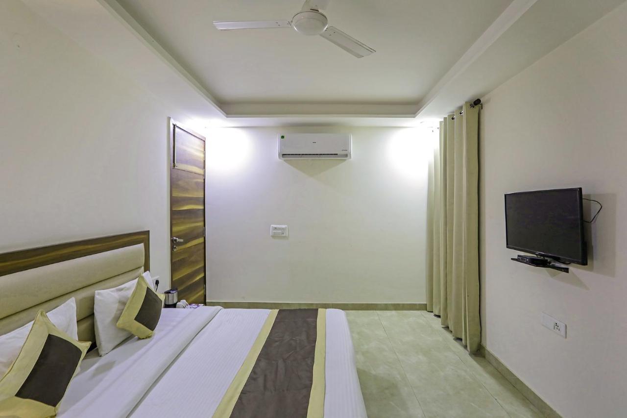 Fabhotel White House Bnb - Nr Yashobhoomi Convention Centre Delhi  Exterior foto